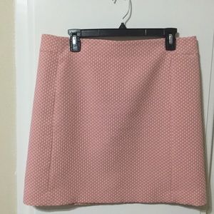 Coral and off white mini skirt